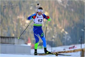 Дмитрий Лазовский занял четвертое место на чемпионате России по биатлону.